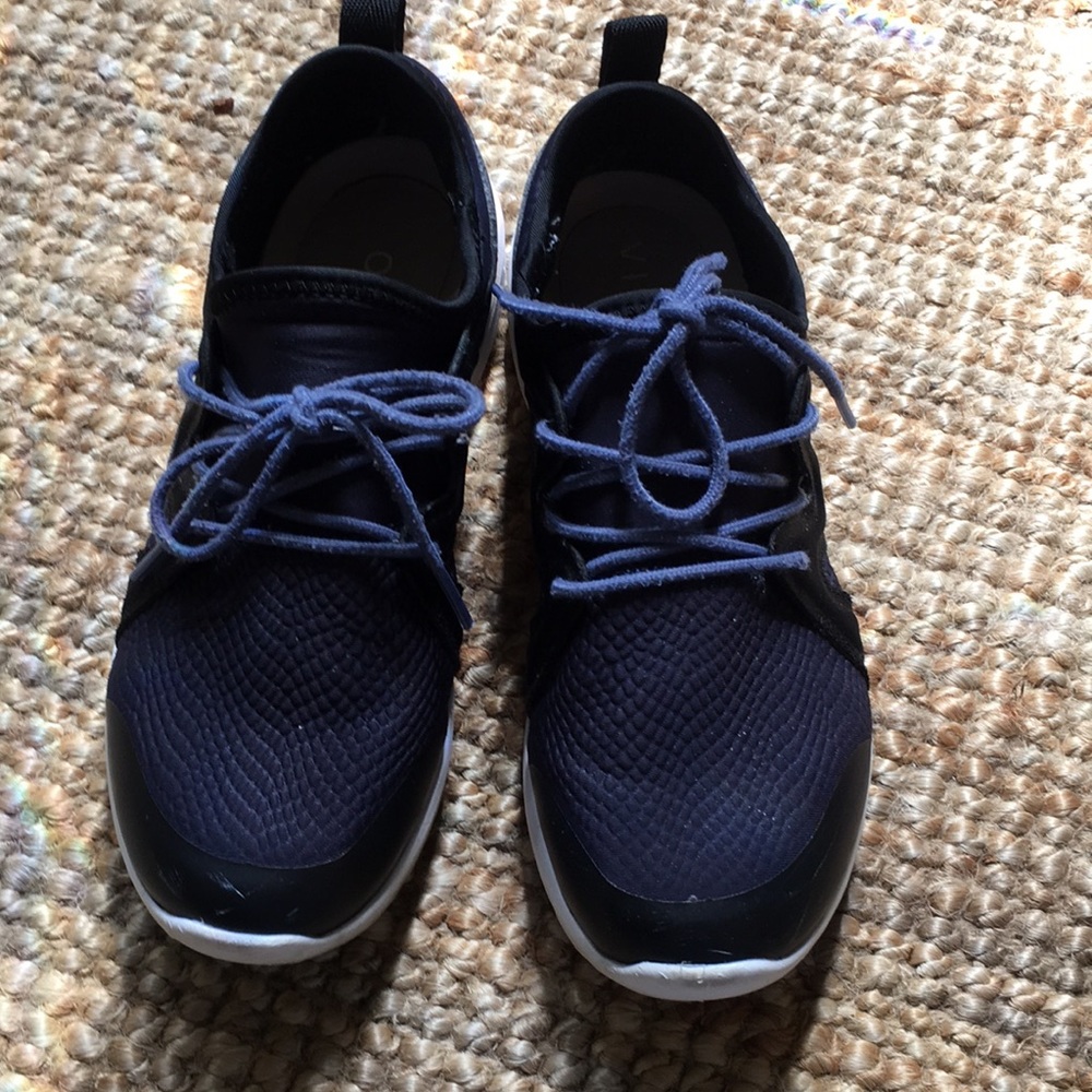 Navy Vionic Storm Sneaker 7.5